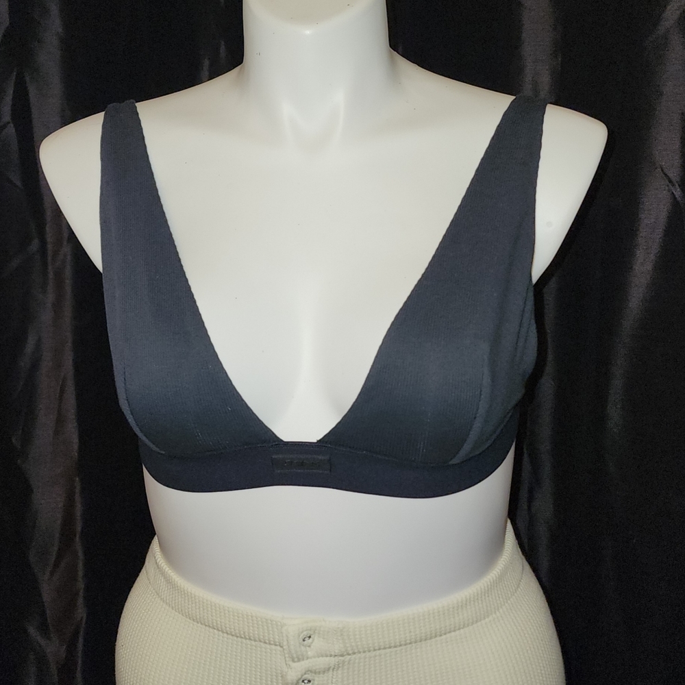 SKIMS NWOT New tag fell off XL